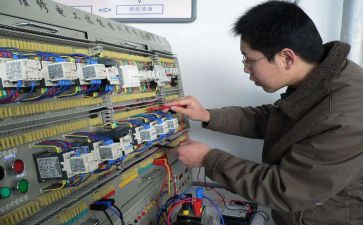 电工技师述职报告6篇