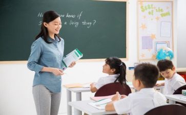 给老师的画像作文优质8篇