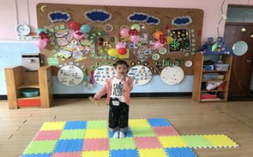 2024年幼儿园中班安全工作总结8篇